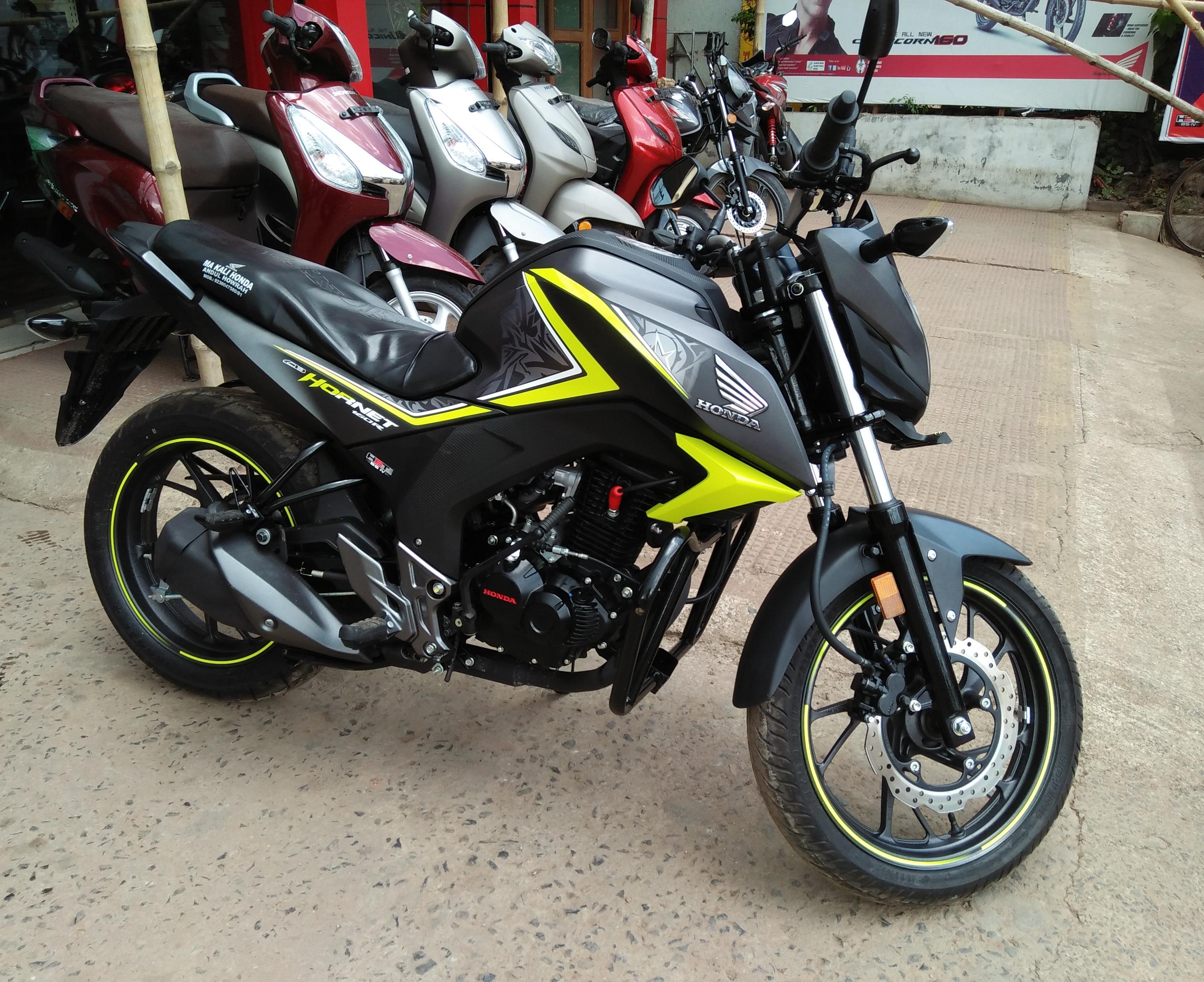 Honda CB Hornet — photo 2